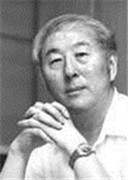 何芳川